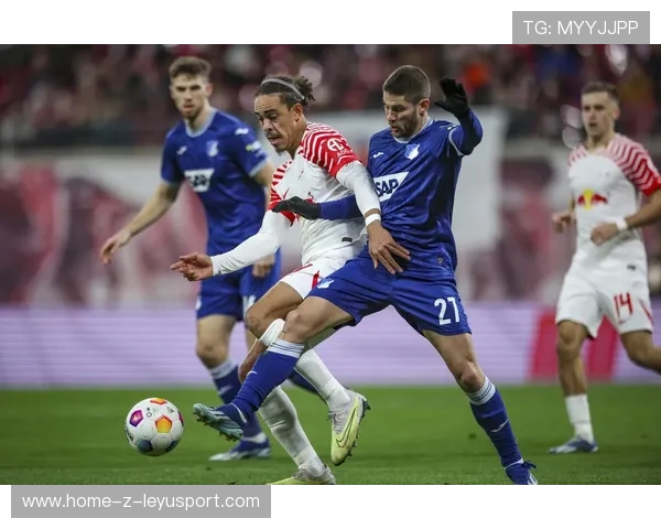 德甲莱比锡边路突破频繁,禁区混战形成得分