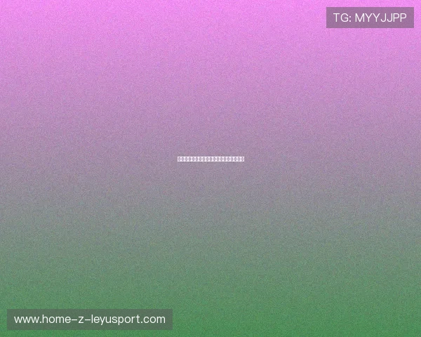 吉祥物冲进场偷球，球员追吉祥物追出球场